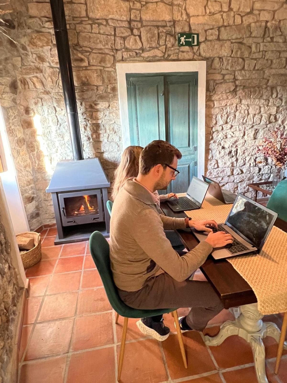 Casa Pardal Coliving & Coworking Guest House Sant Pere Sallavinera Exterior photo